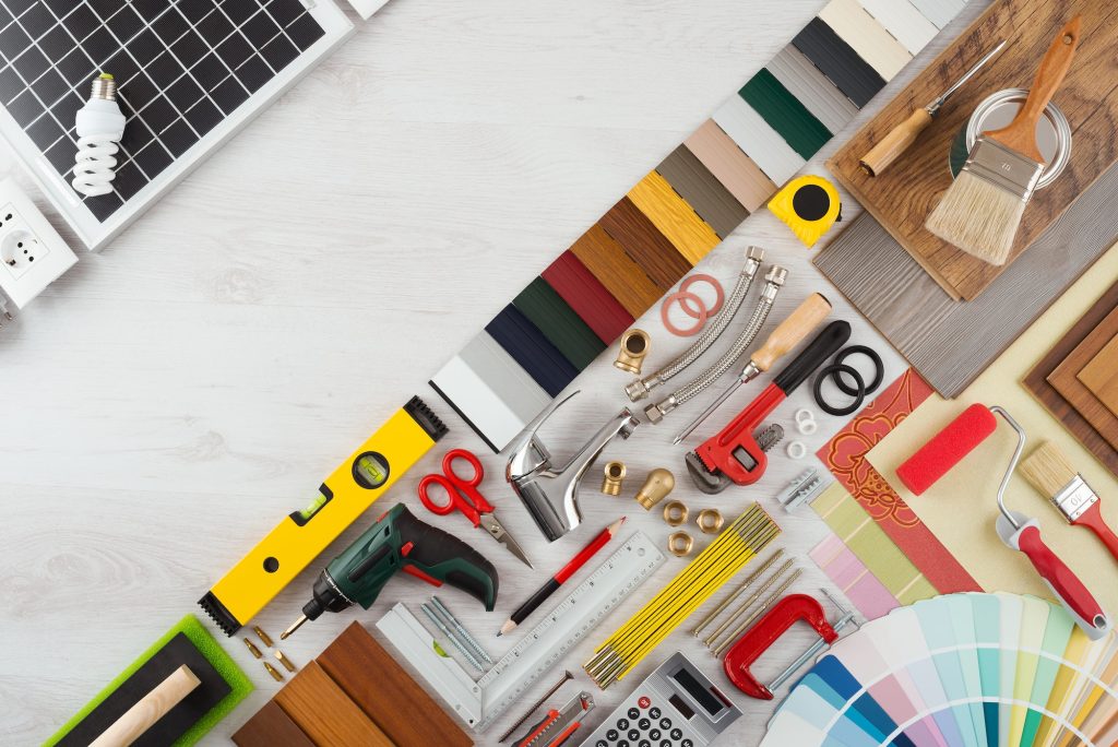 Las 10 herramientas esenciales que todo amante del bricolaje debe tener en su kit